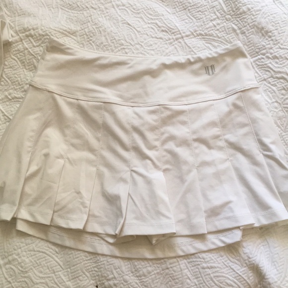 Eleven women’s tennis set - Picture 4 of 6